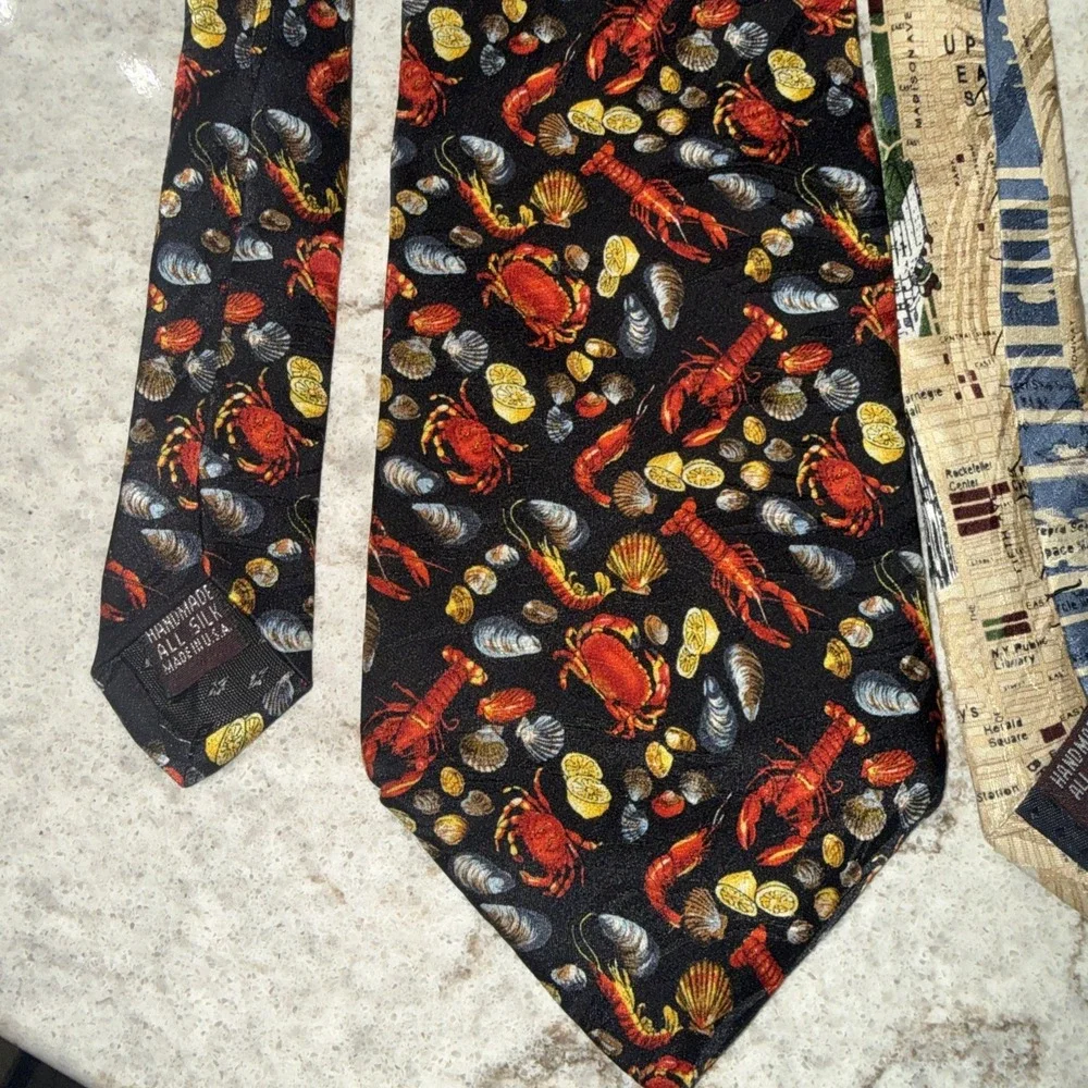 Lot Of 3 Museum Artifacts Silk Tie New York Lobster Crab Hot Air Balloon World